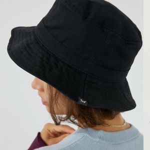 Aritzia TNA Bucket Hat